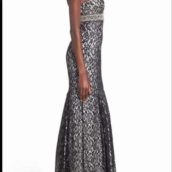 Sequin Hearts Mercedes Metallic Lace Mermaid Gown - Picture 4 of 7